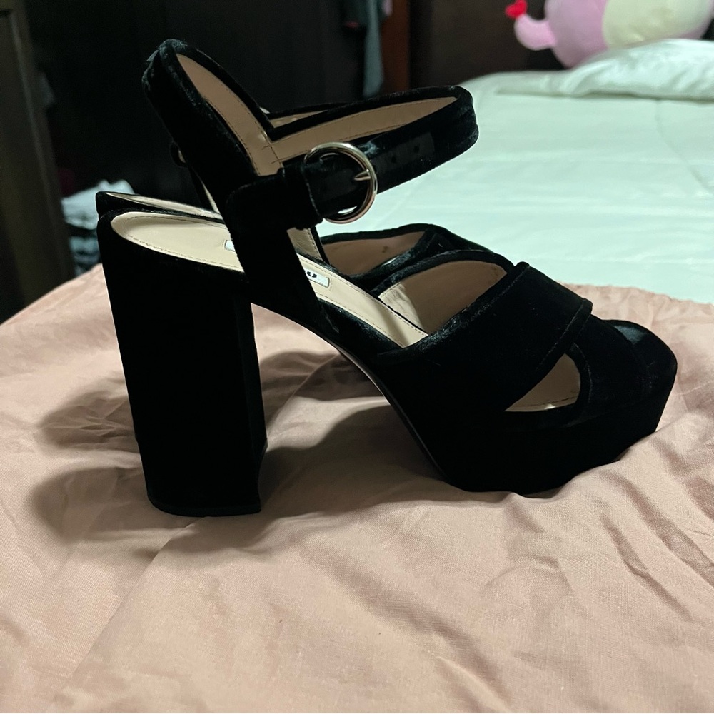 Miu Miu Black Platform Shoes with Strappy Details - Picture 4 of 7
